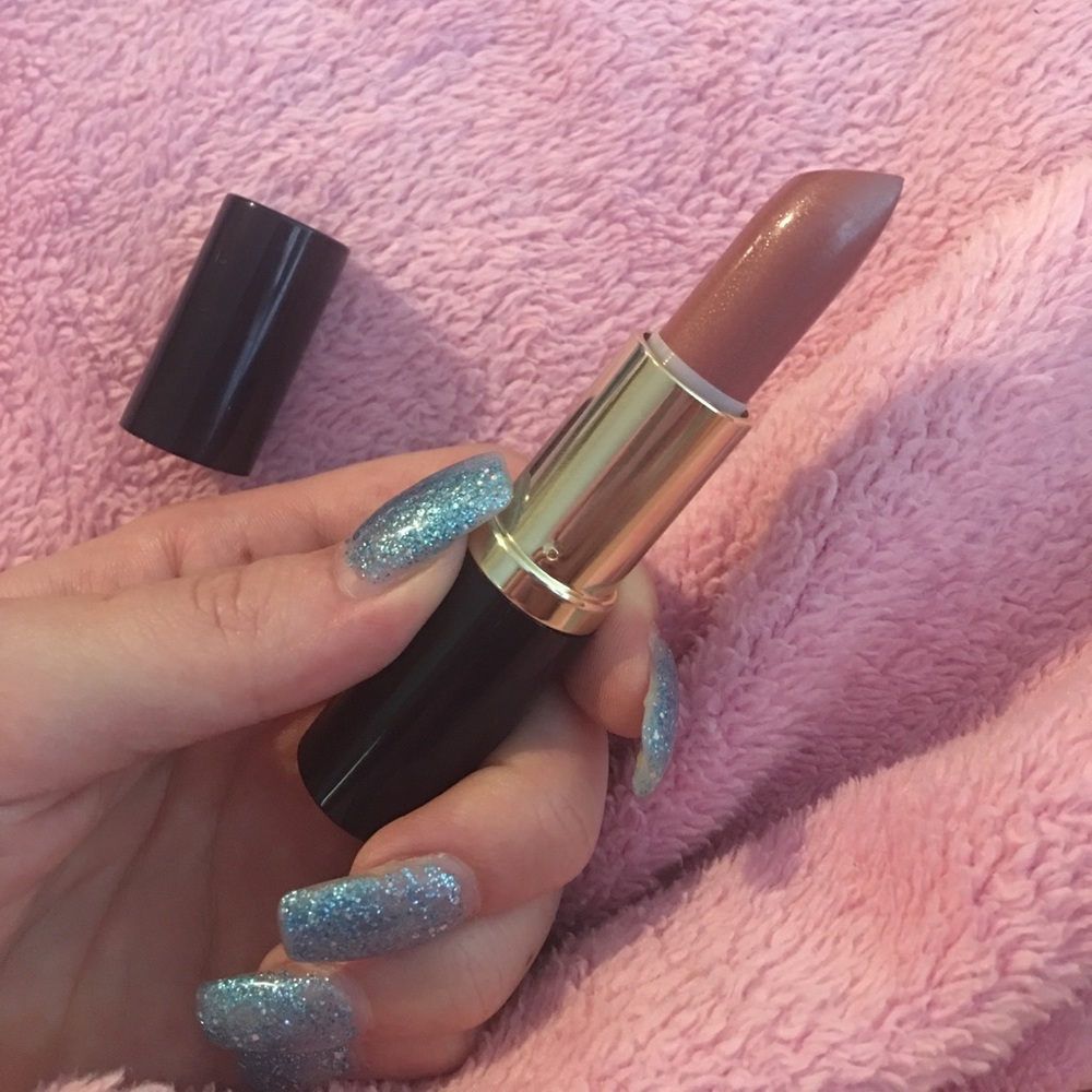 Estée Lauder “Beige” SHIMMER lipstick 💄